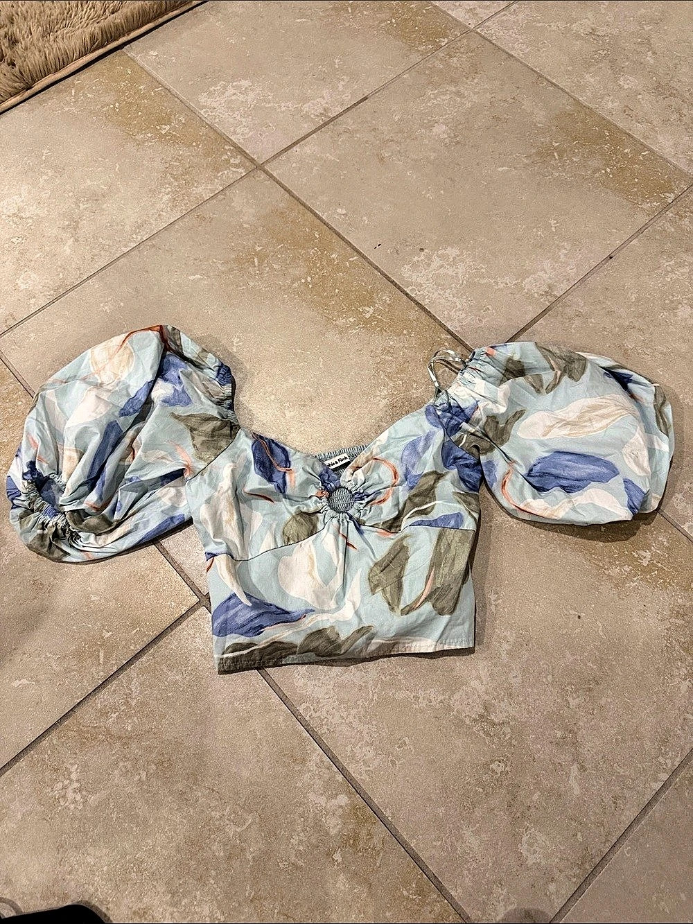 Abercrombie & Fitch Blue Floral Puff-Sleeve O-Ring Cropped Top